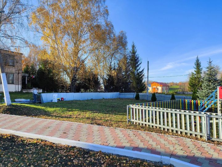 Зур Әтрәч авылында балалар һәм спорт мәйданчыкларын яңарттылар