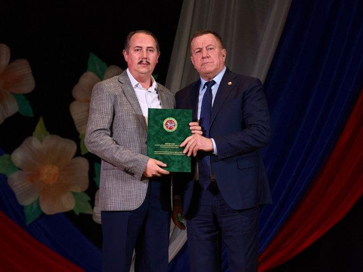 Почетной грамотой Ассоциации «Совет муниципальных образований Республики Татарстан» награждены