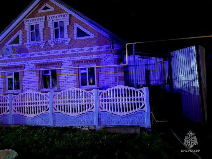 В Буинском районе при пожаре погибли два человека, трое пострадали