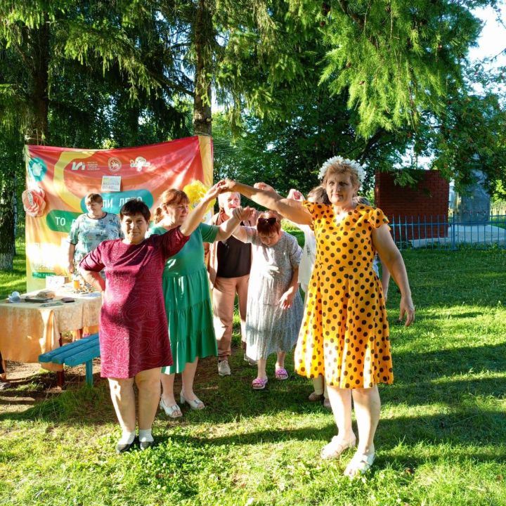 Жители отметили Медовый Спас в Удельно‑Нечасовском СДК