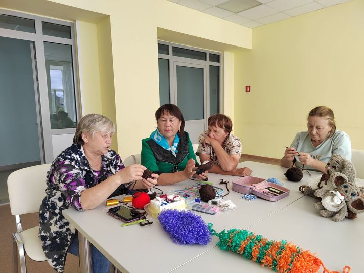 В Тетюшском ДК создали обереги для бойцов