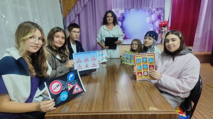 Профилактическая беседа «Дорога ошибок не прощает» состоялась в Большеатрясском СДК