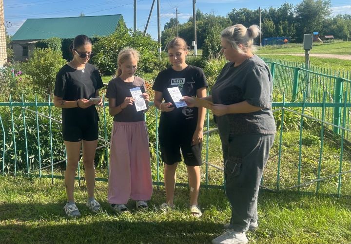 Познавательная беседа «ПДД нужно знать всем» прошла в Монастырском клубе